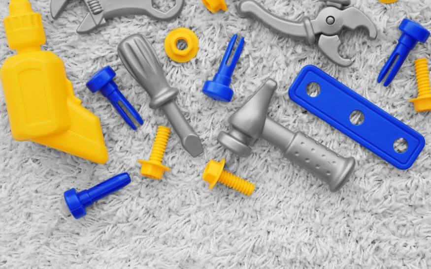 Plastikowy, czy drewniany warsztat dla małego majsterkowicza